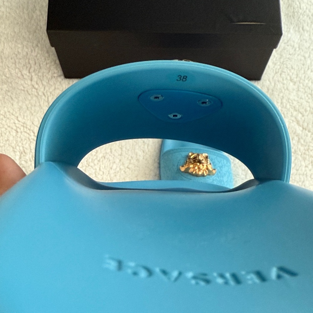 Versace Pool Slides - Picture 5 of 11